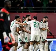 身材火辣气质出众！杨幂成为《晶核》手游的代言人！